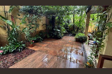 Casa de condomínio para alugar com 458m², 4 quartos e 5 vagas