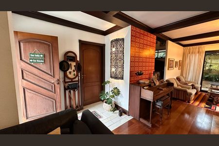 Casa de condomínio para alugar com 458m², 4 quartos e 5 vagas
