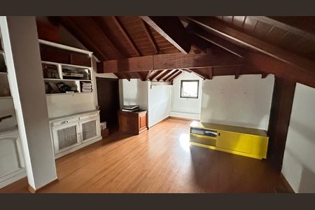 Casa de condomínio para alugar com 458m², 4 quartos e 5 vagas