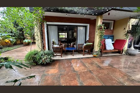 Casa de condomínio para alugar com 458m², 4 quartos e 5 vagas