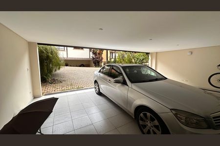 Casa de condomínio para alugar com 458m², 4 quartos e 5 vagas