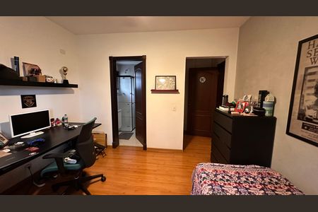 Casa de condomínio para alugar com 458m², 4 quartos e 5 vagas