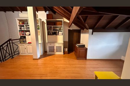 Casa de condomínio para alugar com 458m², 4 quartos e 5 vagas