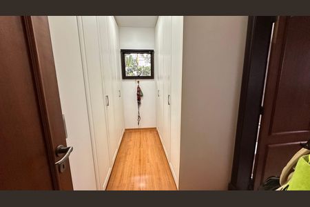 Casa de condomínio para alugar com 458m², 4 quartos e 5 vagas