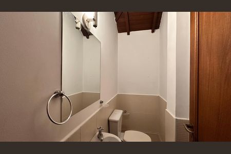 Casa de condomínio para alugar com 458m², 4 quartos e 5 vagas