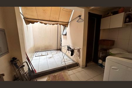 Casa de condomínio para alugar com 458m², 4 quartos e 5 vagas