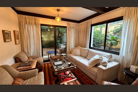 Casa de Condomínio para alugar com 4 quartos, 458m² em Jardim Cordeiro, São Paulo