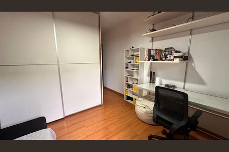 Casa de condomínio para alugar com 458m², 4 quartos e 5 vagas