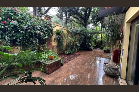 Casa de condomínio para alugar com 458m², 4 quartos e 5 vagas