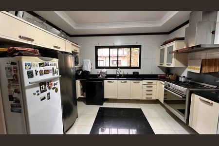 Casa de condomínio para alugar com 458m², 4 quartos e 5 vagas