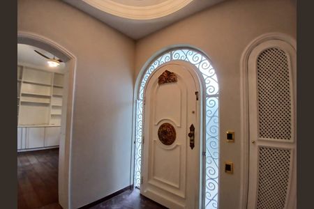 Casa à venda com 367m², 4 quartos e 2 vagasQuarto