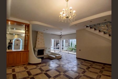 Casa à venda com 367m², 4 quartos e 2 vagasSala