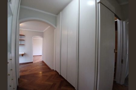 Casa à venda com 367m², 4 quartos e 2 vagasQuarto