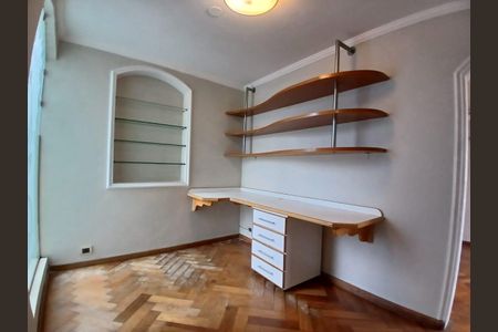 Casa à venda com 367m², 4 quartos e 2 vagasQuarto
