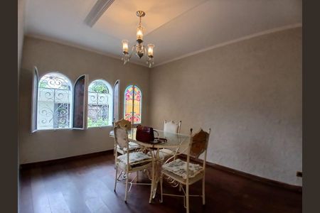 Casa à venda com 367m², 4 quartos e 2 vagasSala de jantar