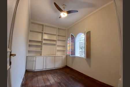 Casa à venda com 367m², 4 quartos e 2 vagasQuarto