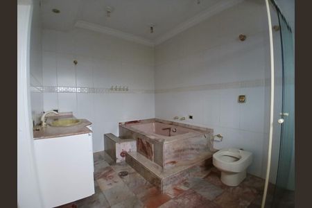 Casa à venda com 367m², 4 quartos e 2 vagasBanheiro 