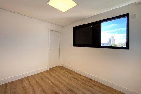 Apartamento à venda com 130m², 2 quartos e 3 vagas