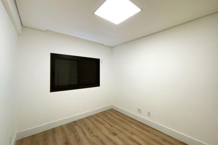 Apartamento à venda com 130m², 2 quartos e 3 vagas