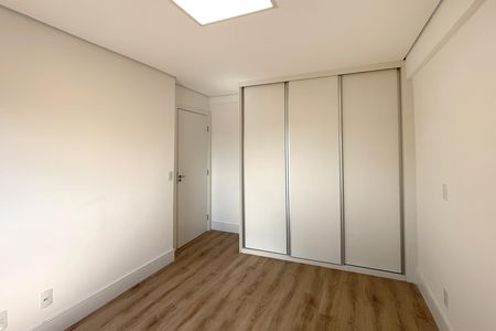 Apartamento à venda com 130m², 2 quartos e 3 vagas