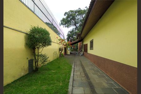 Casa à venda com 4 quartos, 279m² em Jardim Marajoara, São Paulo