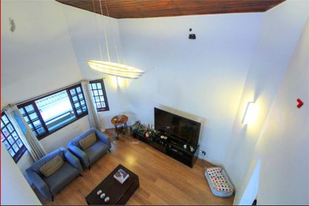Casa à venda com 4 quartos, 279m² em Jardim Marajoara, São Paulo