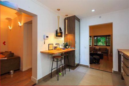 Casa à venda com 4 quartos, 279m² em Jardim Marajoara, São Paulo