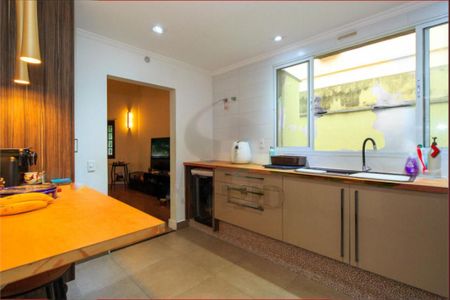 Casa à venda com 4 quartos, 279m² em Jardim Marajoara, São Paulo