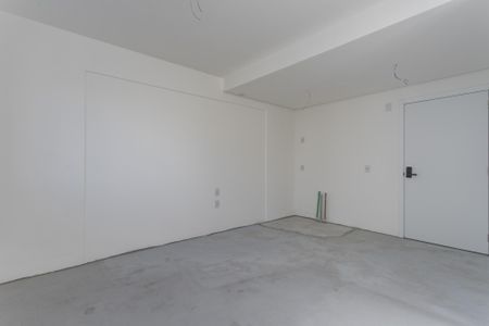 Sala/Quarto de kitnet/studio à venda com 1 quarto, 30m² em Jardim do Salso, Porto Alegre