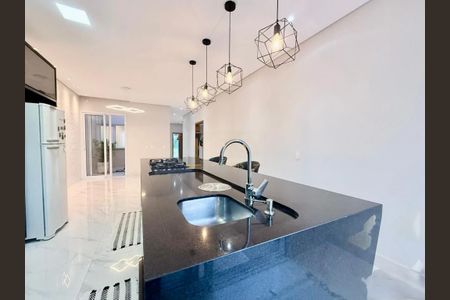 Casa à venda com 177m², 3 quartos e 2 vagas