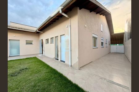 Casa à venda com 177m², 3 quartos e 2 vagas