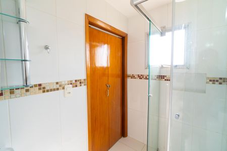 Apartamento para alugar com 90m², 3 quartos e 1 vaga Apartamento para alugar com 90m², 3 quartos e 1 vagaBanheiro da Suíte
