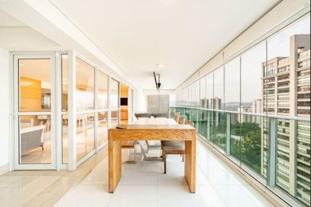 Apartamento à venda com 212m², 3 quartos e 3 vagas Apartamento à venda com 212m², 3 quartos e 3 vagasFoto 01
