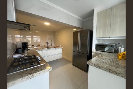 Casa à venda com 210m², 3 quartos e 5 vagas Casa à venda com 210m², 3 quartos e 5 vagasCozinha