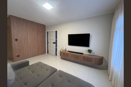 Casa à venda com 210m², 3 quartos e 5 vagas Casa à venda com 210m², 3 quartos e 5 vagasSala