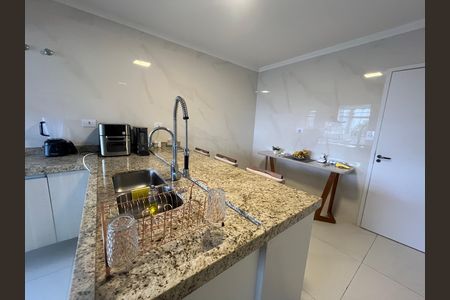 Casa à venda com 210m², 3 quartos e 5 vagas Casa à venda com 210m², 3 quartos e 5 vagasCozinha