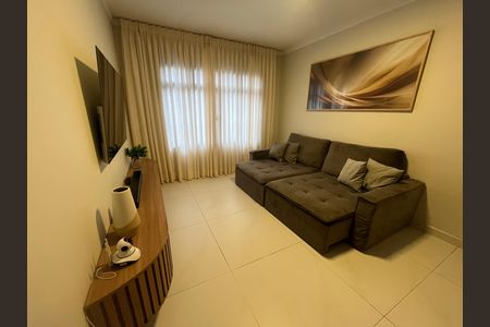 Casa à venda com 210m², 3 quartos e 5 vagas Casa à venda com 210m², 3 quartos e 5 vagasSala