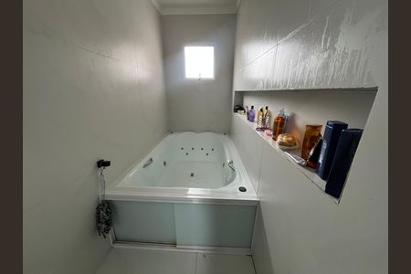 Casa à venda com 210m², 3 quartos e 5 vagas Casa à venda com 210m², 3 quartos e 5 vagasBanheiro suíte