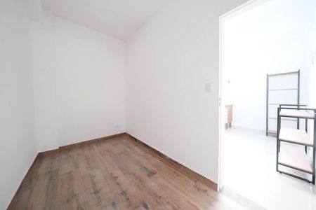 Quarto 1 de casa para alugar com 2 quartos, 50m² em Burgo Paulista, São Paulo