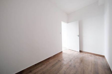 Quarto 1 de casa para alugar com 2 quartos, 50m² em Burgo Paulista, São Paulo