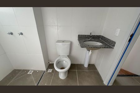 Apartamento para alugar com 72m², 2 quartos e 1 vaga Apartamento para alugar com 72m², 2 quartos e 1 vagaBanheiro do Quarto 1