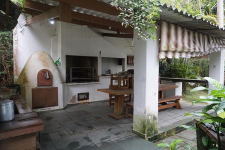 Casa para alugar com 3500m², 4 quartos e 4 vagasChurrasqueira