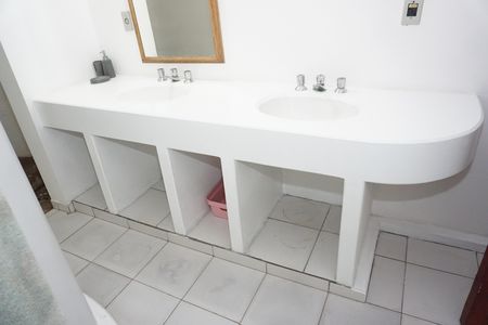 Casa para alugar com 3500m², 4 quartos e 4 vagasBanheiro