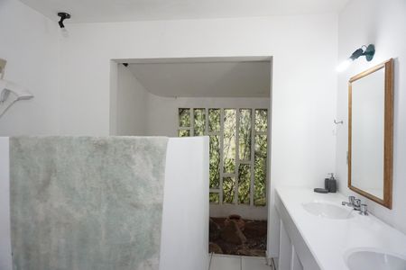 Casa para alugar com 3500m², 4 quartos e 4 vagasBanheiro