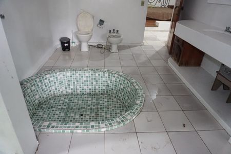 Casa para alugar com 3500m², 4 quartos e 4 vagasBanheiro da Suíte 1