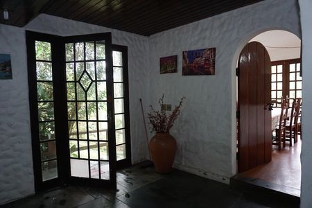 Casa para alugar com 3500m², 4 quartos e 4 vagasHall de entrada