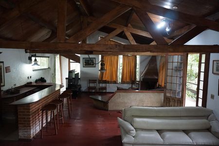 Casa para alugar com 3500m², 4 quartos e 4 vagasSala