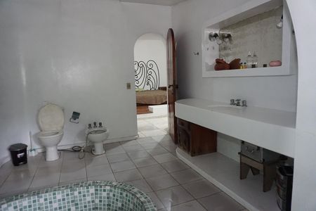 Casa para alugar com 3500m², 4 quartos e 4 vagasBanheiro da Suíte 1