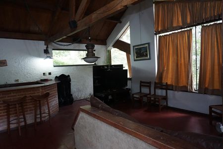 Casa para alugar com 3500m², 4 quartos e 4 vagasSala