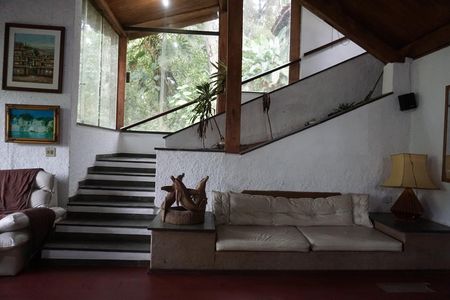 Casa para alugar com 3500m², 4 quartos e 4 vagasSala